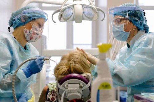 Стоматологи описали поражение полости рта коронавирусом