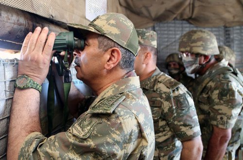 Müdafiə naziri ön xətdə - VİDEO - FOTO