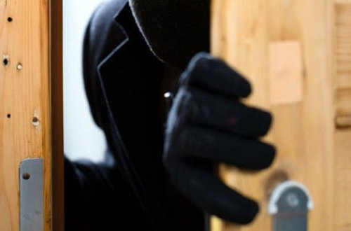 Bakıda universitet yataqxanası qarət edildi