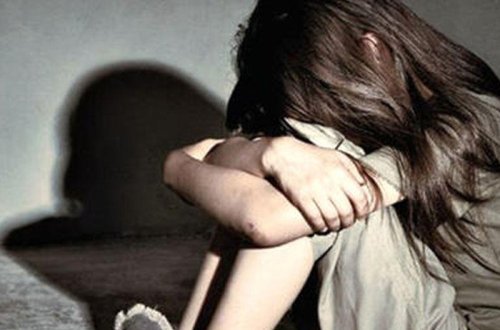 3 yaşlı qardaşı qızına pis vərdiş öyrədən əmi saxlanıldı: Həmin kadrlar - VİDEO - FOTO