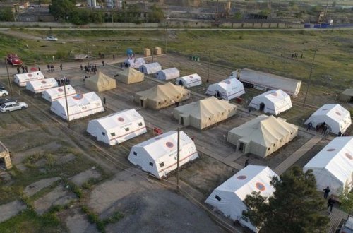 Rusiya sərhədində qalan beş uşaq və bir hamilə qadın bu gün Azərbaycana qayıdıb