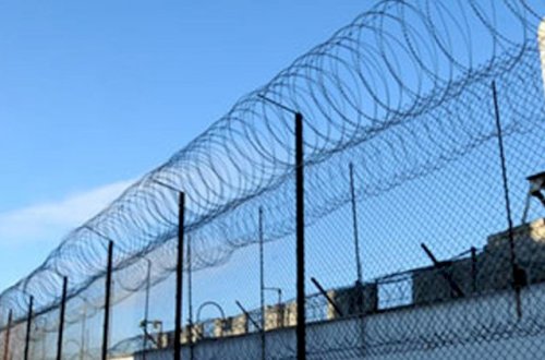 Məhbusların arasında koronavirus yayıldığı bildirilir