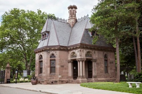 Bu qəbiristanlıqda 9 ay yaşayana 7500 DOLLAR VERİLƏCƏK - FOTO-VİDEO