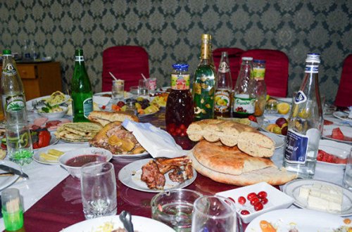 Bakıda karantin rejimi qaydalarını pozaraq kiçik toy məclisi təşkil edən şəxslər cərimələndi - FOTO/VİDEO