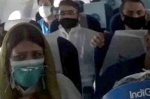 Təyyarədə qorxulu anlar: Sərnişinlər qışqırmağa və dua etməyə başladılar - VİDEO