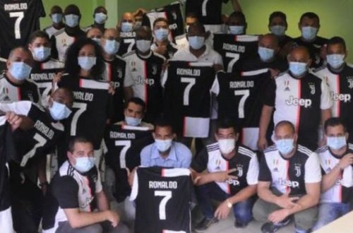 Ronaldu İtaliyaya köməyə gələn kubalı tibb işçilərinə hədiyyə göndərib - FOTO