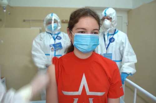 COVID-19-a qarşı dünyada ilk peyvəndin sınaqlarından keçən könüllülər evə buraxıldı