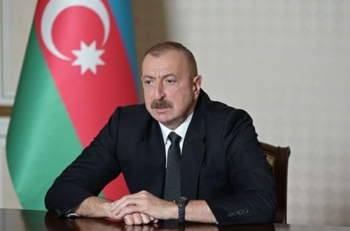 İlham Əliyev Nazirlər Kabinetini topladı - FOTO