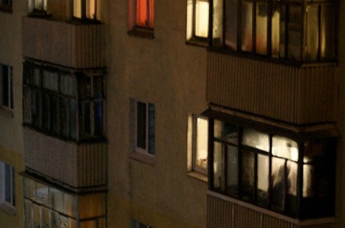 Koronavirusa yoluxan qonşusunu ziyarətə getdilər - Bir bina karantinə alındı