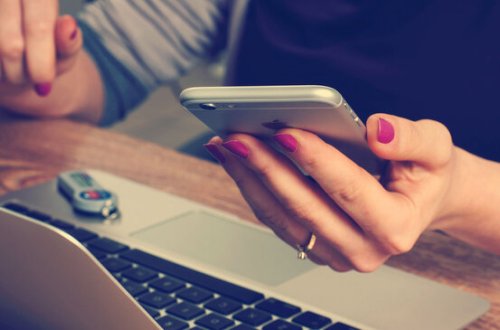 Ərinin telefonunda başqa qadının intim fotosunu tapıb YAYDI