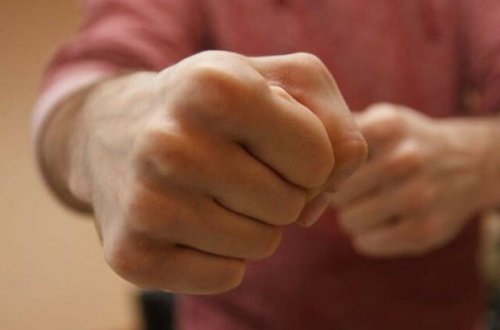 Bakıda iki əmioğlu küt alətlə döyüldü