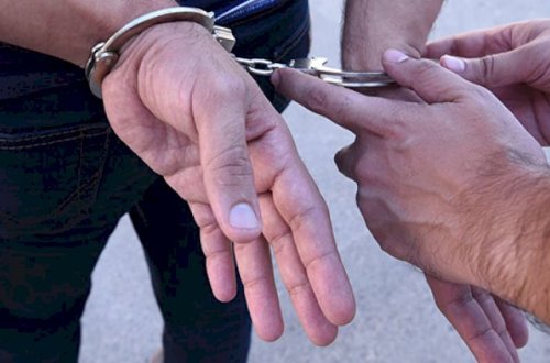 Oğluna tikdirdiyi təzə evə görə 40 nəfərlik məclis qurdu, saxlanıldı