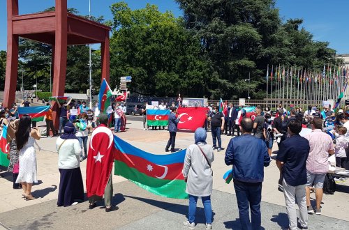 Soydaşlarımız BMT-nin İsveçrədəki qərargahının qarşısında etiraz aksiyası təşkil ediblər - FOTOLAR