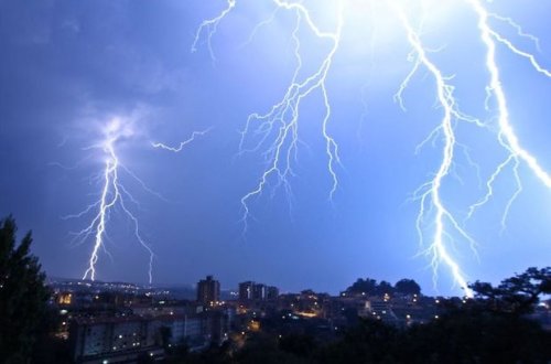 Gəncədə ildırım vuran gənc öldü