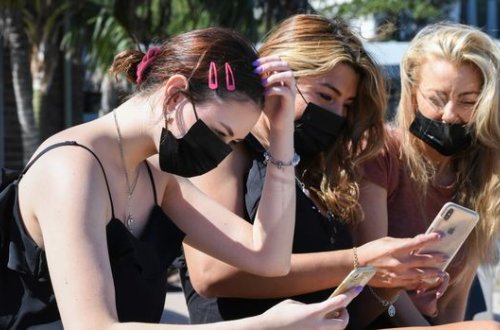 Avstraliyada koronavirus testindən keçənlərə 300 dollar veriləcək