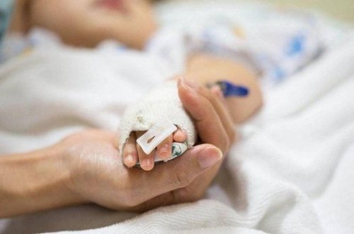 Bakıda azyaşlı qaynar süd qazanına düşərək öldü