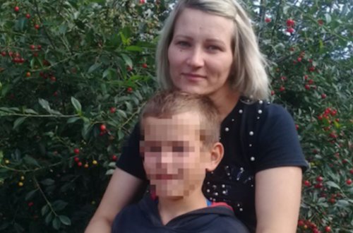 Üzməyi bacarmayan 10 yaşlı uşaq anasını batan avtomobildən çıxarıb xilas etdi - FOTO