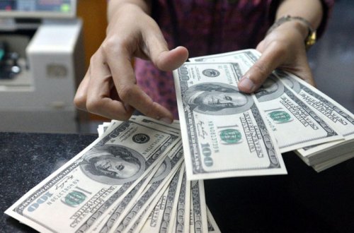 Dolların ucuzlaşması Azərbaycana necə təsir edəcək? (EKSPERT)