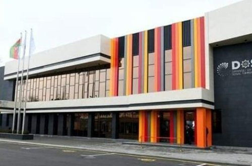 DOST Mərkəzi “erməni rənginə” boyanıb? – Foto