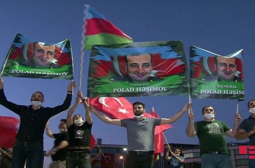 İstanbulda yenidən Azərbaycana dəstək mitinqi keçirildi (FOTO)
