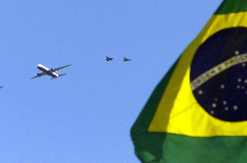 COVID-19-a yoluxma sayında ikinci olan dövlət əcnəbilərin ölkəyə gəlməsinə icazə verdi