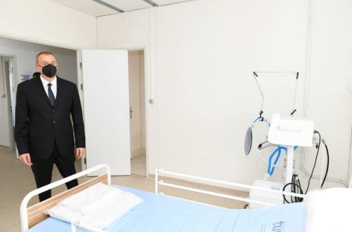 İlham Əliyev Şəkidə modul tipli xəstəxanada yaradılan şəraitlə tanış olub - FOTO