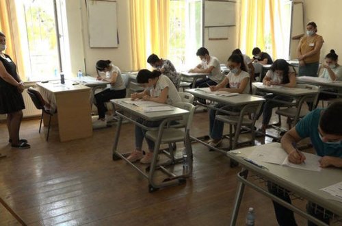 Abituriyentlər keçirilən imtahanlardan narazıdırlar - VİDEO