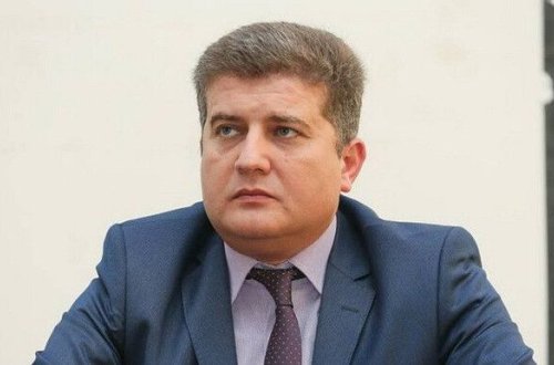 Deputat: “Mart-avqust aylarında 20 min manat almışam, hazırda kartımda 9,860 manat 59 qəpik var”