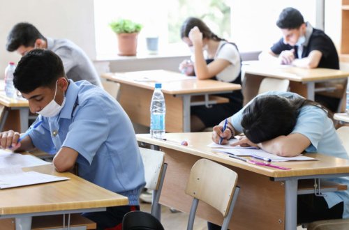 Абитуриенты недовольны проведенными экзаменами – ВИДЕО