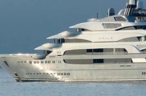 Prezident, milyarder, siyasətçi yaxtada qızlarla yaxalandı – Sensasiya