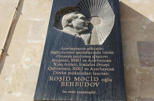 Rəşid Behbudovun barelyefi təhlükə qarşısında - FOTO