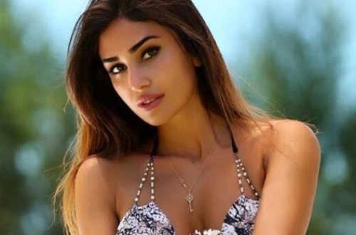 Pərvin də çimərlik geyimində FOTOSUNU PAYLAŞDI