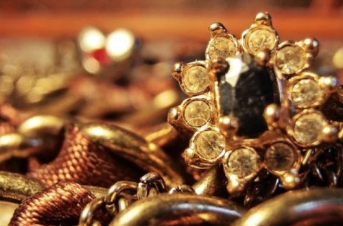 Владелицей украденных в Баку драгоценностей на 1 000 000 манатов оказалась работница банка - ОБНОВЛЕНО