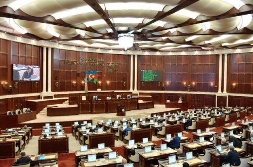 Милли Меджлис принял изменения в госбюджет-2020