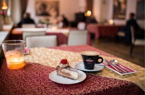 Qapalı kafe və restoranların hansı halda açılacağı bilindi - RƏSMİ