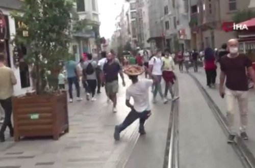 Özünü xəstəliyə vuran dilənçi kameraya düşdü - VİDEO