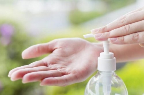 Специалисты предупредили об опасности некоторых дезинфицирующих средств для рук