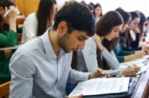 В Азербайджане начинается прием студентов по уровню профобразования