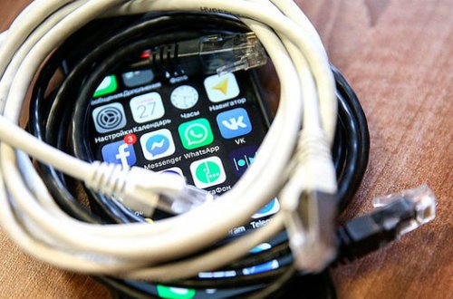 Rusiyalı qadın həbsxanaya piroqun içərisində 11 telefon keçirmək istədi – FOTO