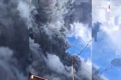 İndoneziyada vulkanın külü beş kilometr yüksəkliyə qalxıb - VİDEO