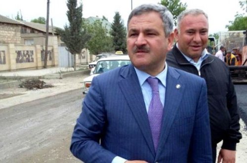 İcra başçısı şəhidin barelyefinin qoyulmasına, bulaq tikintisinə imkan vermədi