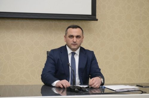 Deputatla Ramin Bayramlı arasında GƏRGİNLİK