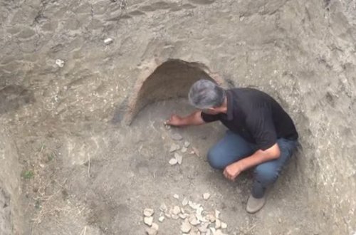 Cəlilabadda quyu qazan kəndli tarixi nümunələr tapdı - VİDEO