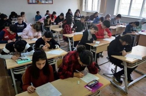 Məktəblərdə bir dərs 35 dəqiqə, tənəffüs müddəti isə 10 dəqiqə olsun - TƏKLİF