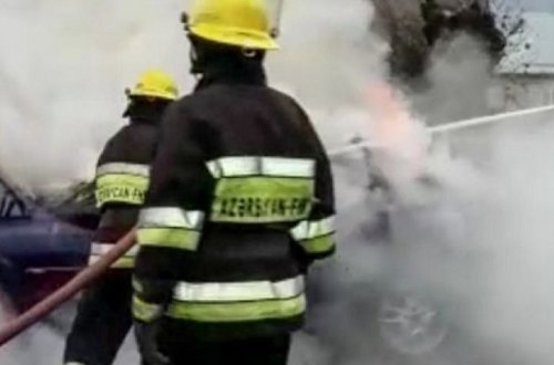 В Баку сгорел пассажирский автобус