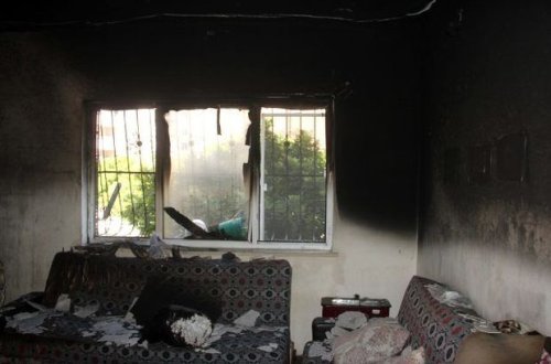 Narkotik aludəçisi içində anası və iki qızı olan evi yandırdı - VİDEO