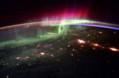 Səmada bir anda iki atmosfer fenomeni baş verdi - FOTO