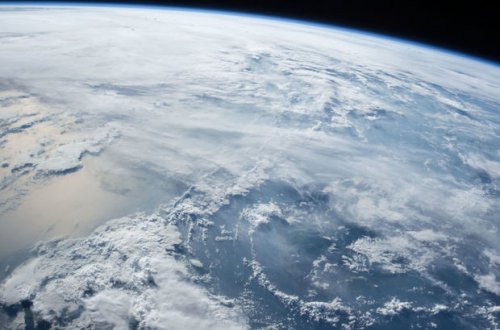 Стало известно о гигантской аномалии над Землей