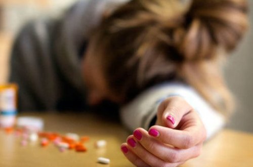 В Гяндже отравилась молодая девушка