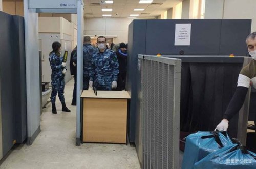 1500 dollardan 800 dollara endirildi - GÖMRÜK GÜZƏŞTLƏRİ SƏRTLƏŞDİ